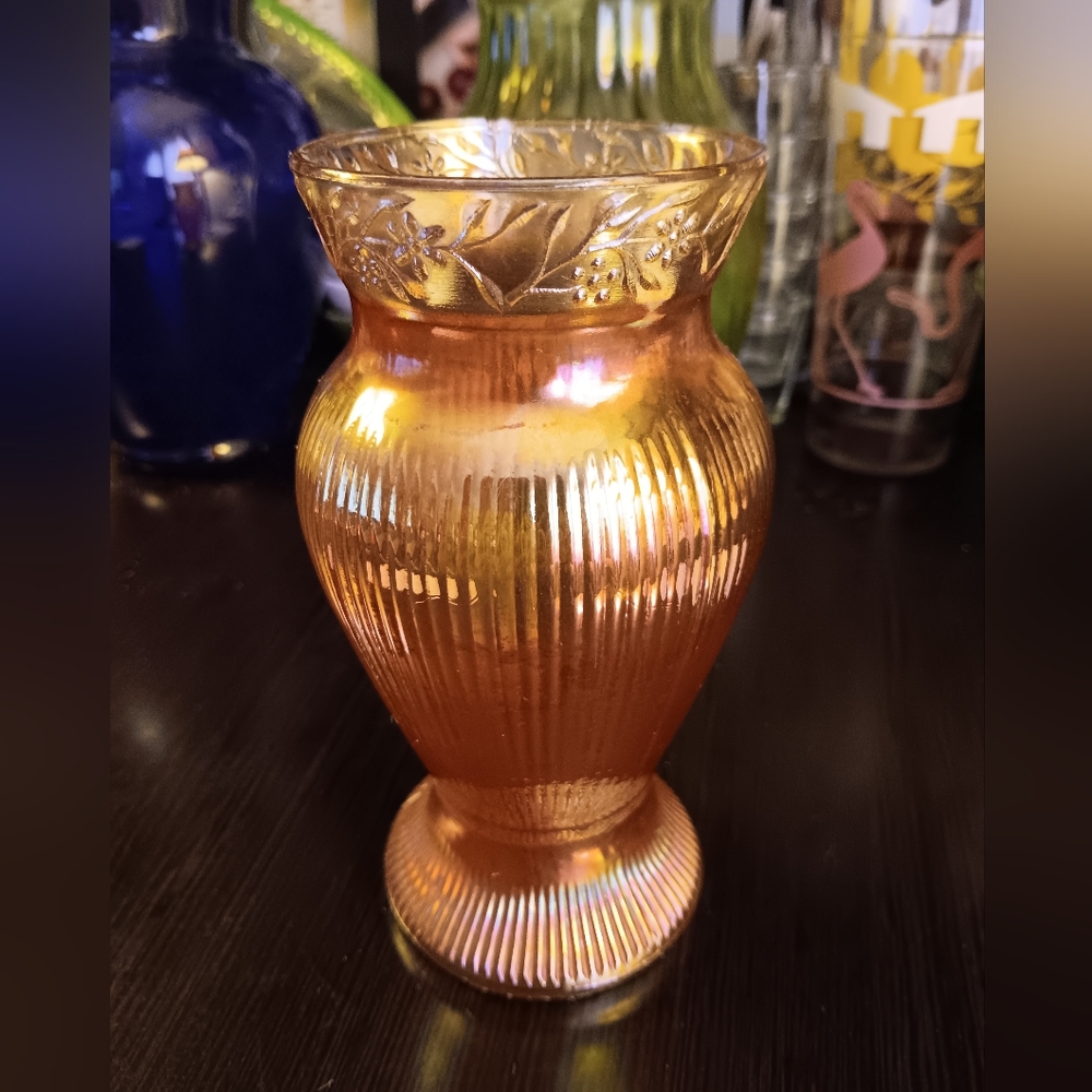 MARIGOLD IMPERIAL GLASS VASE